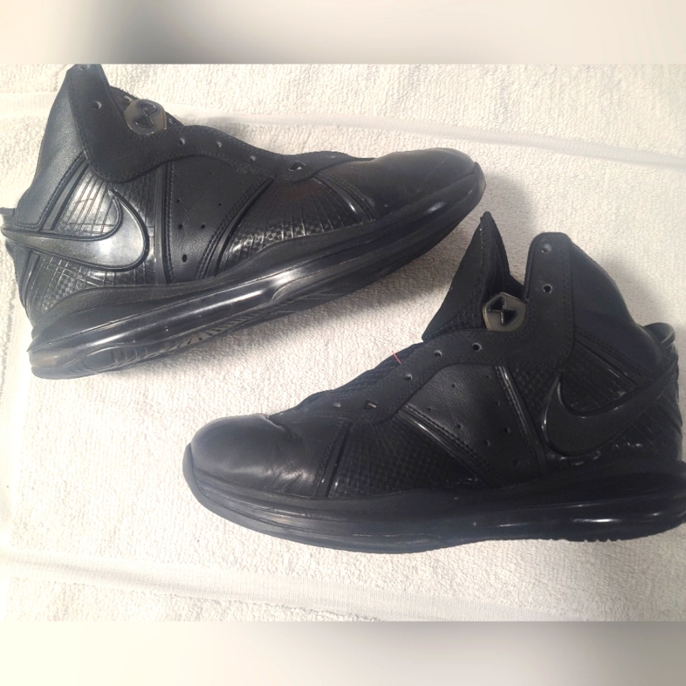 Size 11 Nike LeBron 8 Blackout